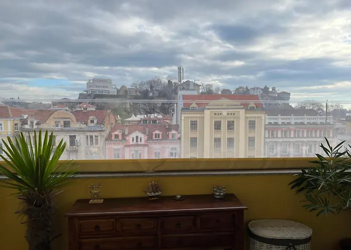 Belview With Panoramic Old Town View *