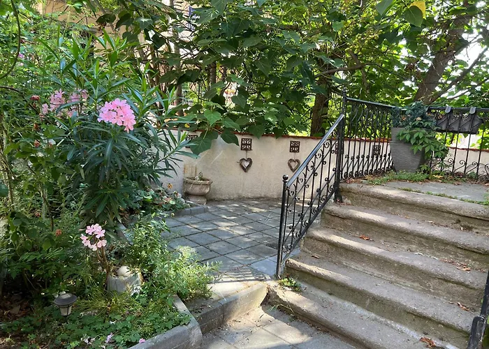 Belview With Panoramic Old Town View *